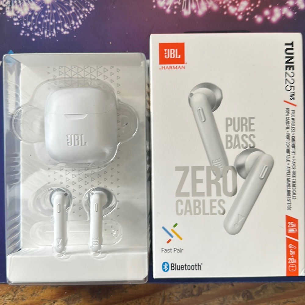 JBL wireless earbuds TUNE 225